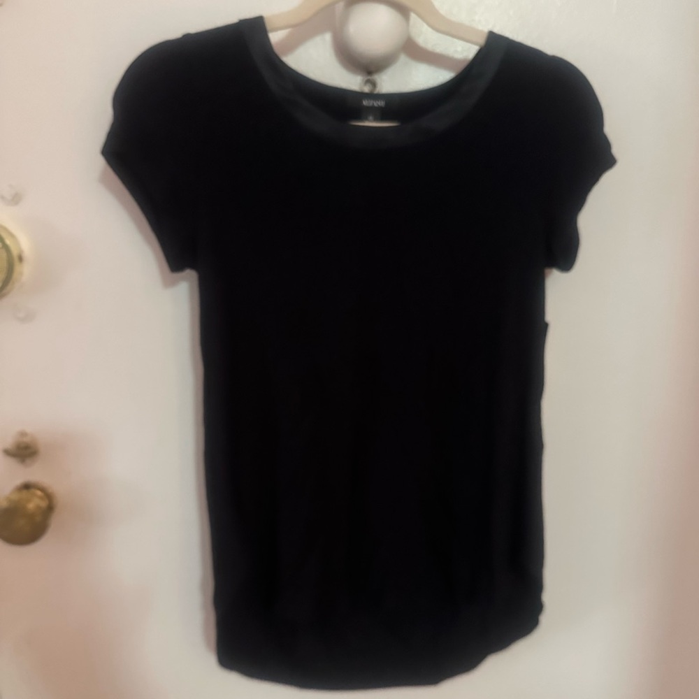Black tee